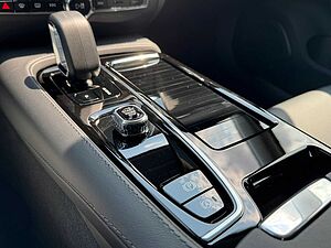 Volvo  T6 Twin Engine AWD Plus Dark Plug-In Autom.