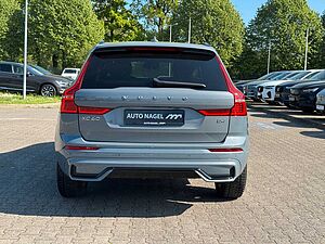 Volvo  B4 Autom. Plus Dark