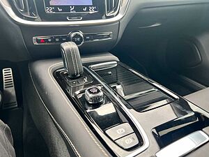 Volvo  Recharge T8 R-Design LONG RANGE HEAD UP|AHK|