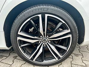 Volvo  Recharge T8 R-Design LONG RANGE HEAD UP|AHK|
