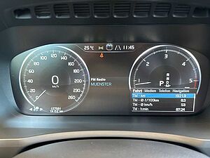 Volvo  B5 AWD Momentum Pro Navi/KeylessStart/Klima