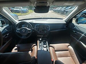 Volvo  B5 AWD Momentum Pro Navi/KeylessStart/Klima