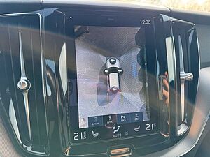 Volvo  B5 AWD R-Design Navi/SD/Keyless-Start/Klima
