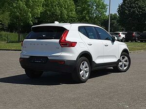 Volvo  T2 Momentum Core Navi/Keyless-Start/Klima