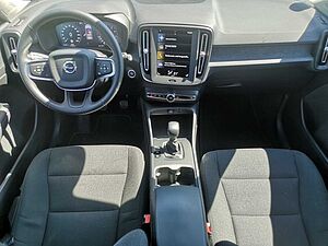 Volvo  T2 Momentum Core Navi/Keyless-Start/Klima