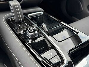 Volvo  Recharge T6 R-Design LONG RANGE AHK|PILOT