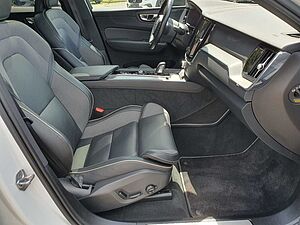 Volvo  T6 Twin Engine AWD R Design Plug-In | PANO