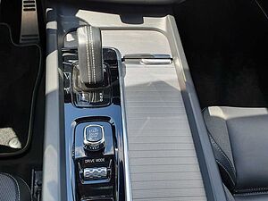 Volvo  T6 Twin Engine AWD R Design Plug-In | PANO