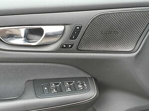 Volvo  Recharge T8 Plus Dark LONG RANGE PANO|