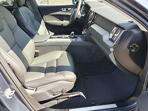 Volvo  Recharge T6 AWD Core PANO | STANDH | FLED