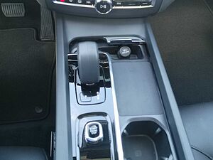 Volvo  Recharge T6 AWD Core PANO | STANDH | FLED