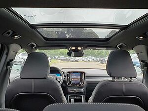 Volvo  Twin Performance Ultra Black Edition 442 PS