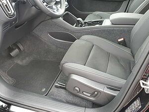 Volvo  Twin Performance Ultra Black Edition 442 PS