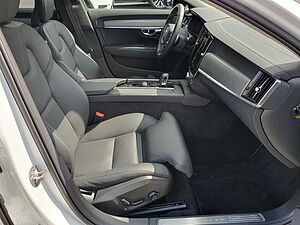 Volvo  B4 Ultimate Dark SD/Keyless-Start/Autom. /LED