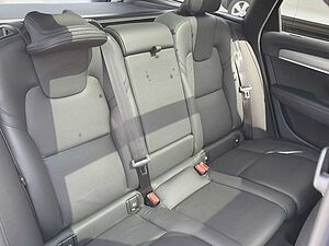 Volvo  B4 Ultimate Dark SD/Keyless-Start/Autom. /LED