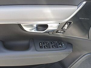 Volvo  B4 Ultimate Dark SD/Keyless-Start/Autom. /LED