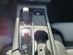 Volvo  B4 Ultimate Dark SD/Keyless-Start/Autom. /LED