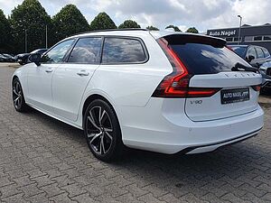 Volvo  B4 Ultimate Dark SD/Keyless-Start/Autom. /LED