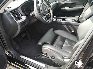 Volvo  B4 Autom. Plus Dark SHD/Keyless-Start/Klima
