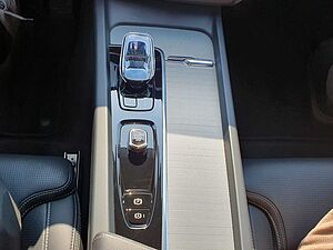 Volvo  T6 Ultra Black Edition |LUFT|AHK|B&W|
