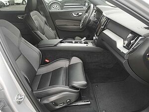 Volvo  B4 Plus Dark Keyless-Start/Autom. /Klima/LED