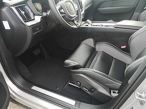 Volvo  B4 Plus Dark Keyless-Start/Autom. /Klima/LED
