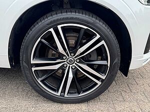 Volvo  B5 AWD R-Design Navi/Keyless-Start/Autom/BC