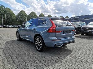 Volvo  B4 Autom. Plus Dark