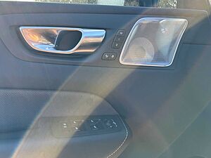 Volvo  T6 Plus Black Edition PANO