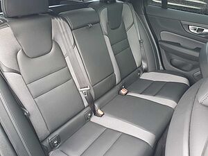 Volvo  T6 Recharge Plus Dark PANO|