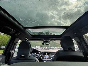 Volvo  T6 Recharge Plus Dark PANO|