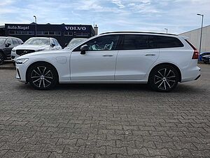 Volvo  T6 Twin Engine AWD Plus Dark Plug-In SHD/LED