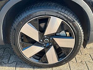 Volvo  Recharge Twin Pure Electric AWD Ultimate LED
