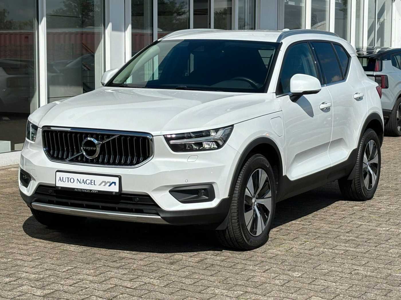 Volvo  T4 Twin Engine Inscription Expression Navi