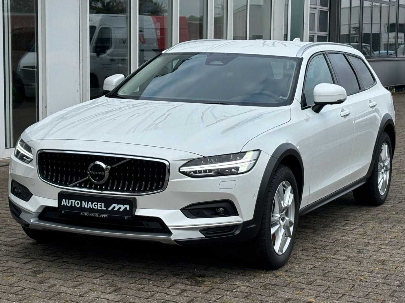 Volvo  CC Autom. B4 AWD Plus Keyless-Start/Klima/LED