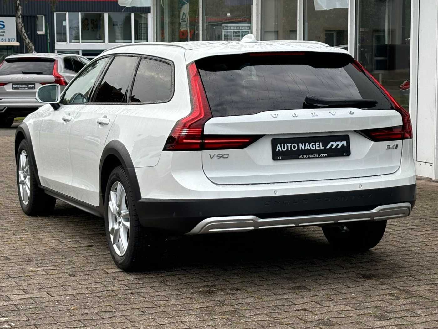 Volvo  CC Autom. B4 AWD Plus Keyless-Start/Klima/LED