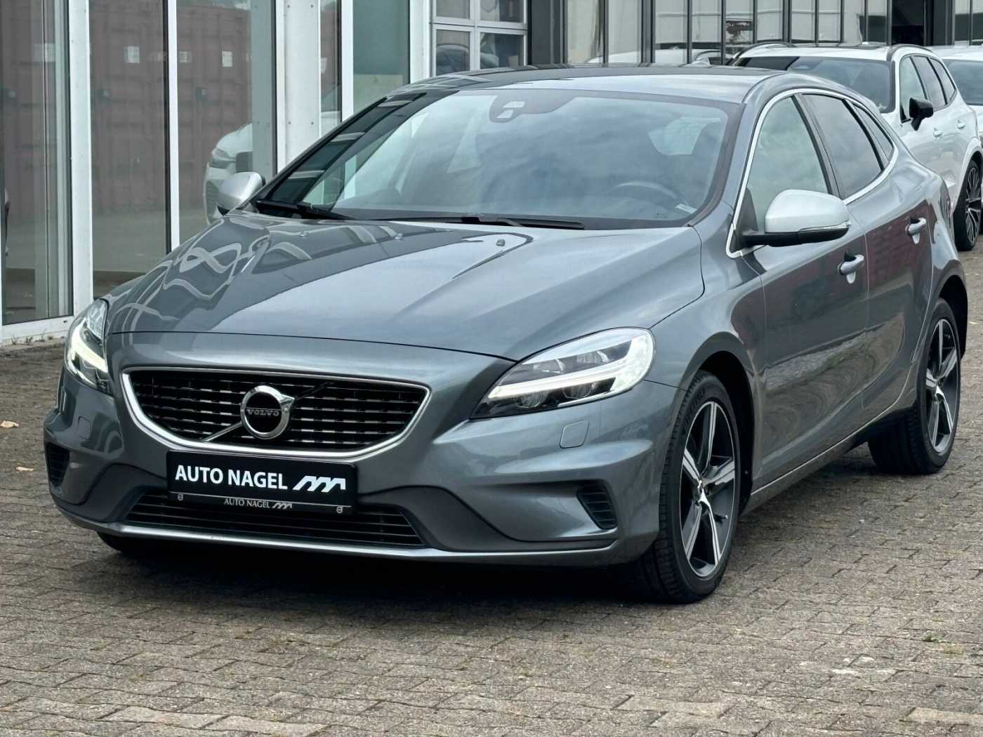 Volvo  T2 Autom. R-Design Navi/ Keyless-Start/Klima