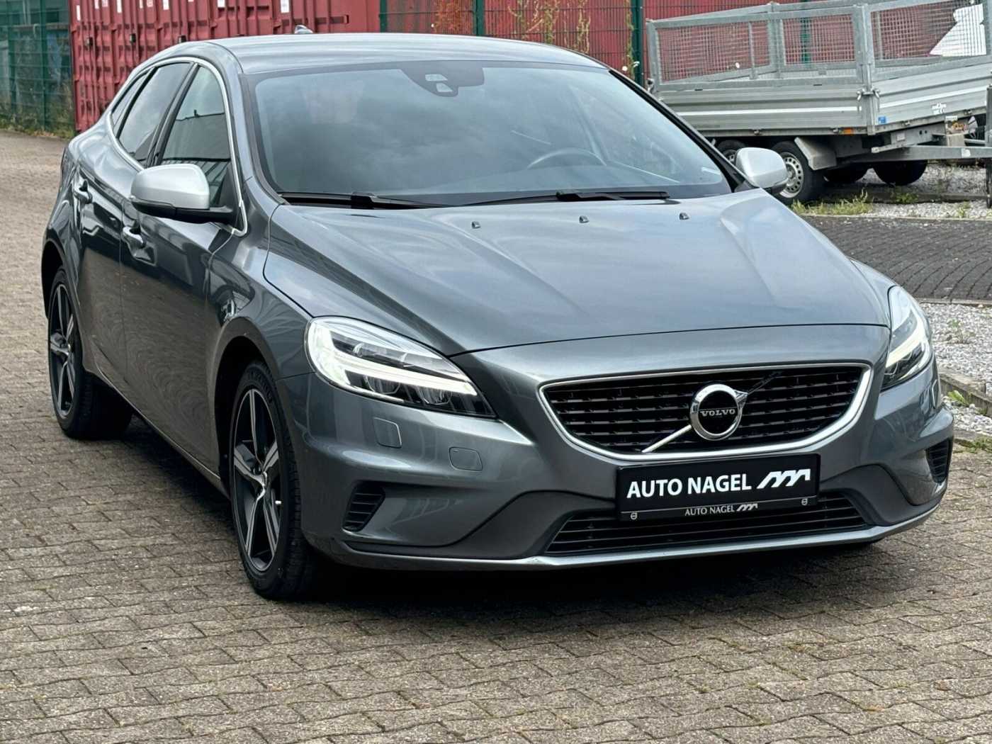 Volvo  T2 Autom. R-Design Navi/ Keyless-Start/Klima