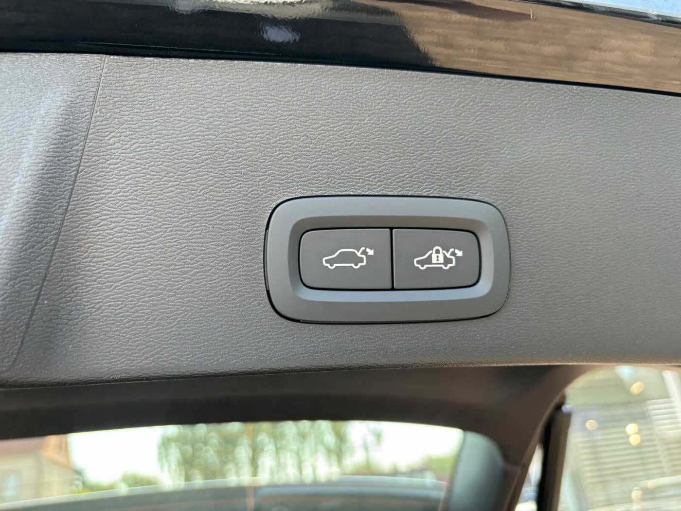 Volvo  Single Range Extended Plus Black Edition