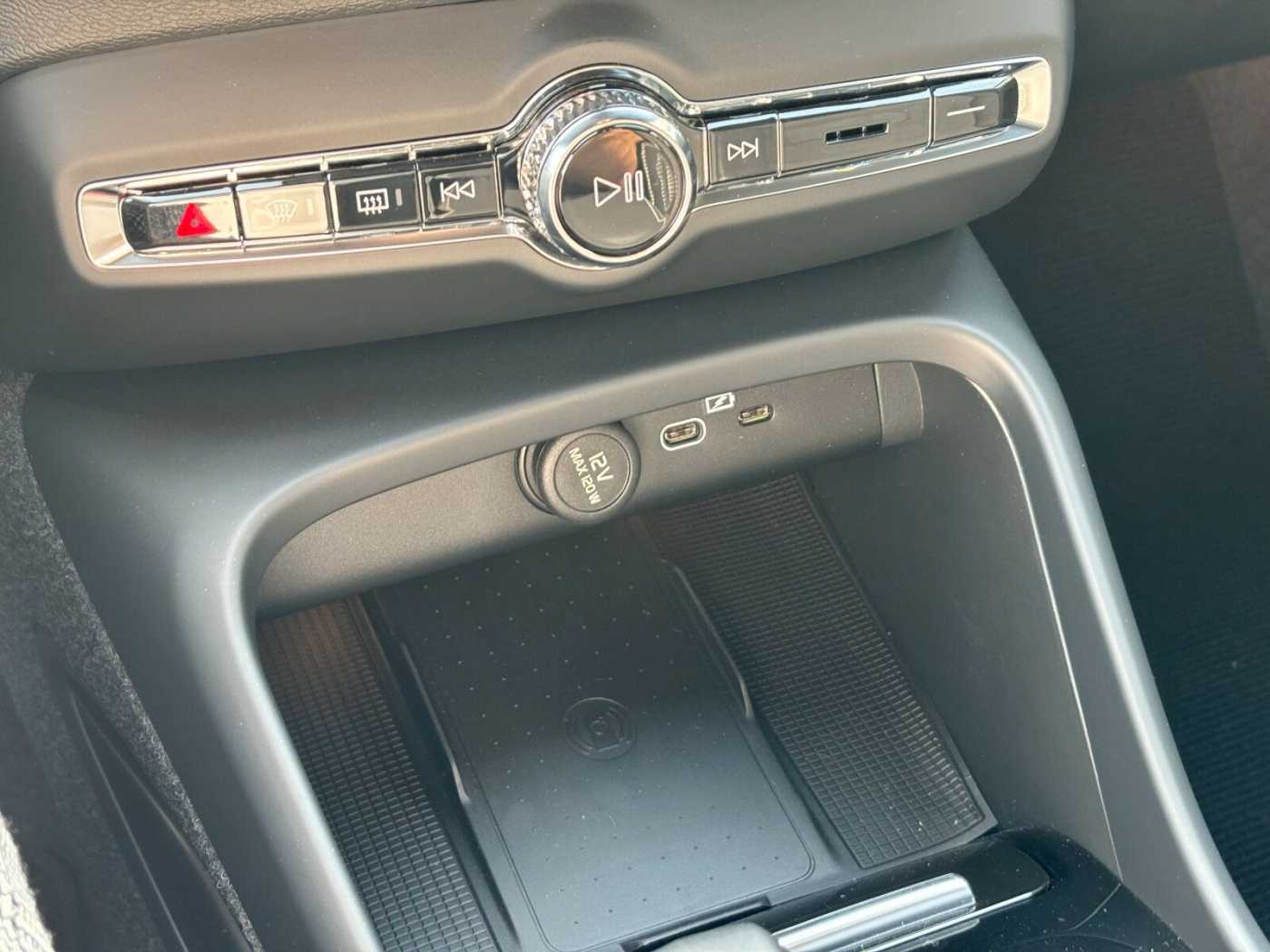 Volvo  Single Range Extended Plus Black Edition
