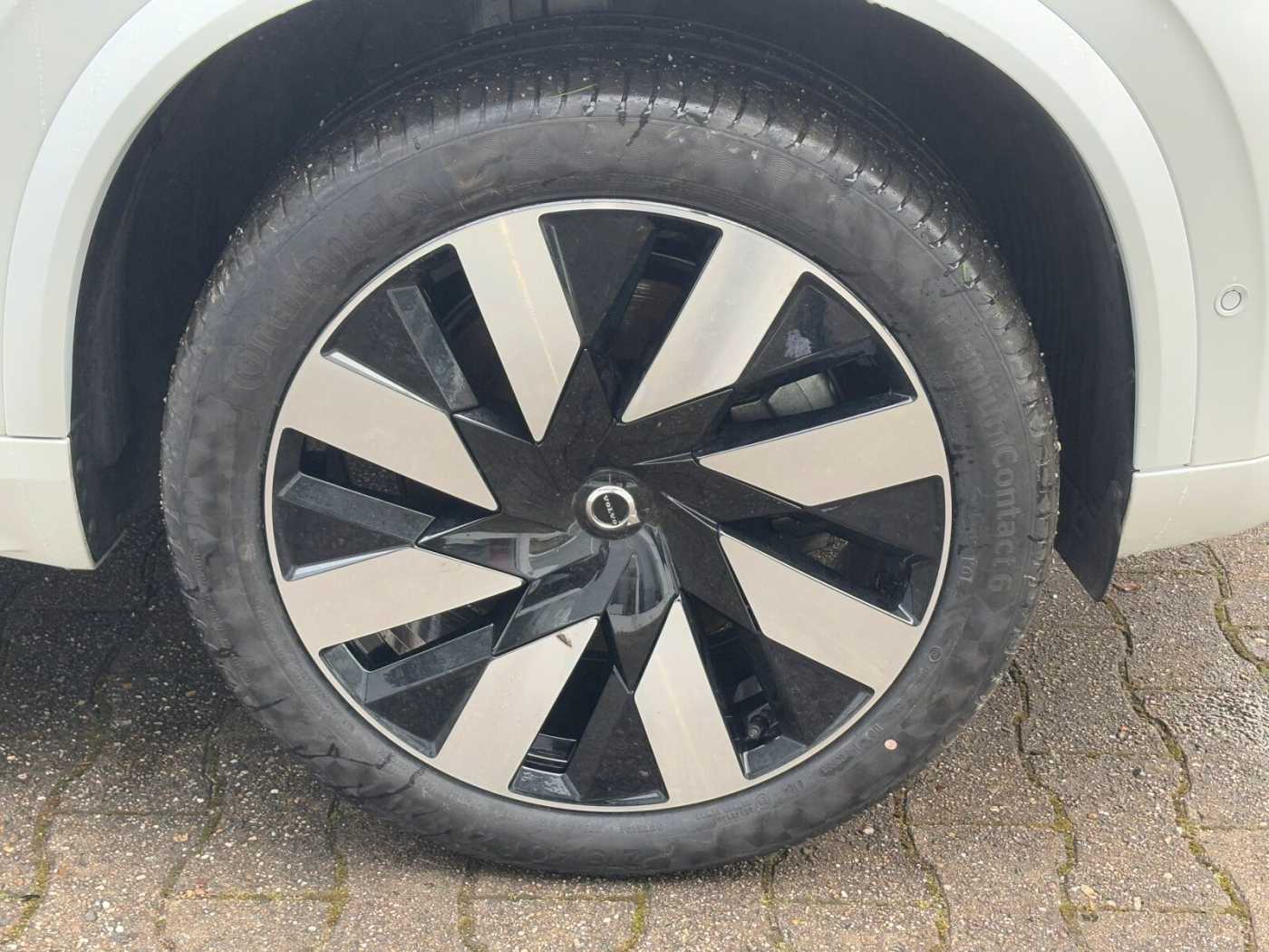 Volvo  Recharge T8 Plus Bright PANO|