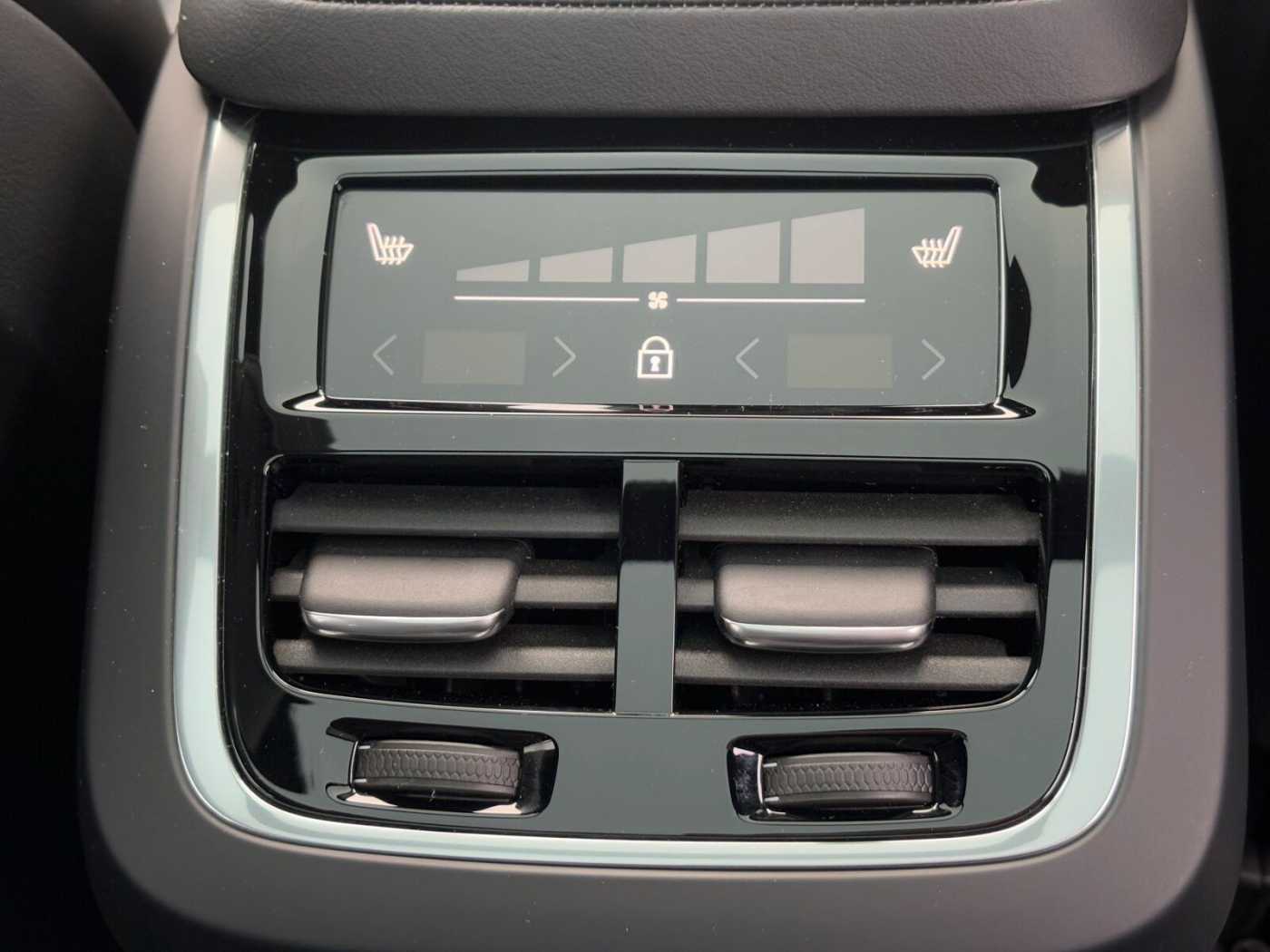 Volvo  Recharge T8 Plus Bright PANO|