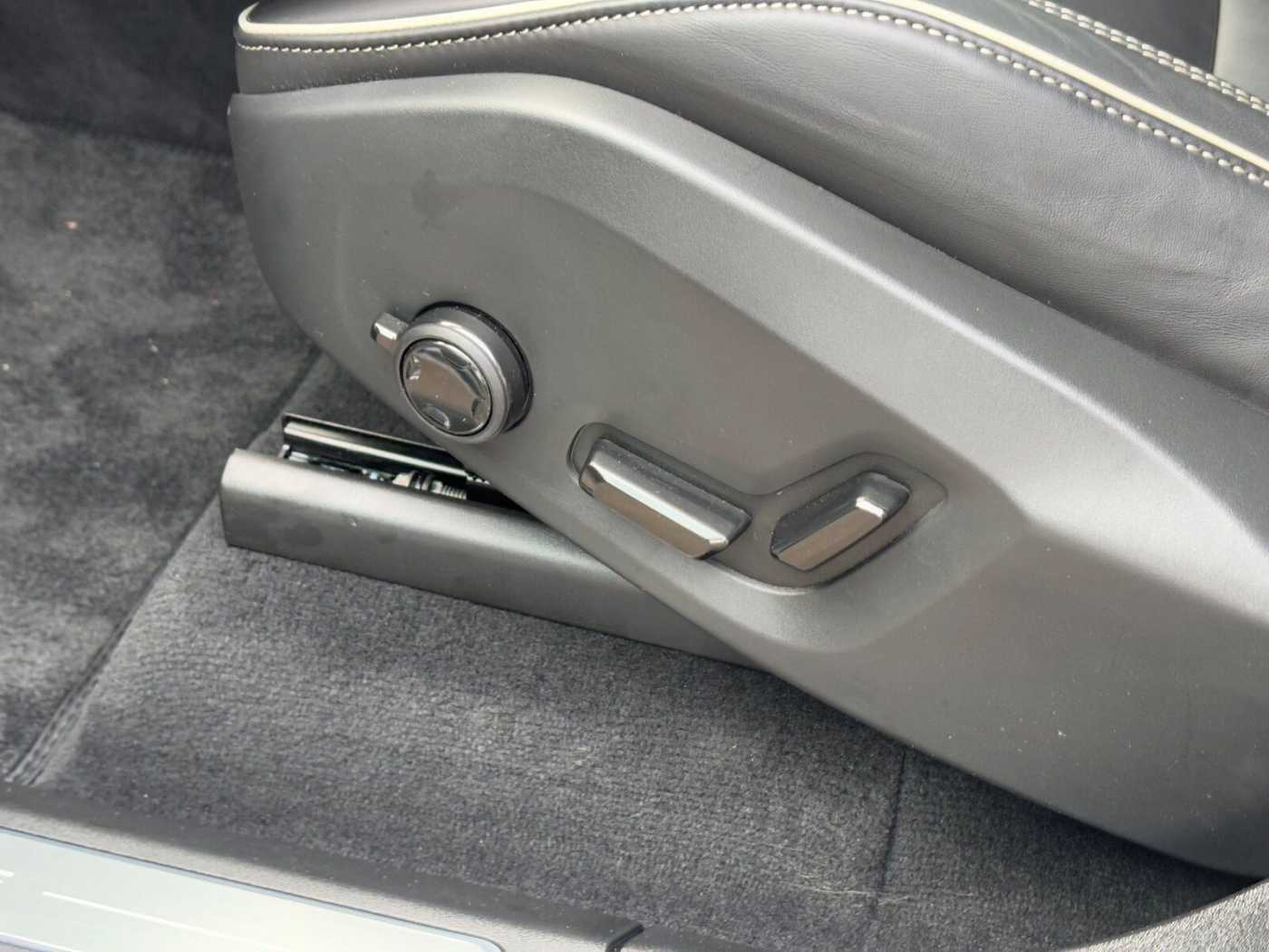 Volvo  Recharge T8 Plus Bright PANO|