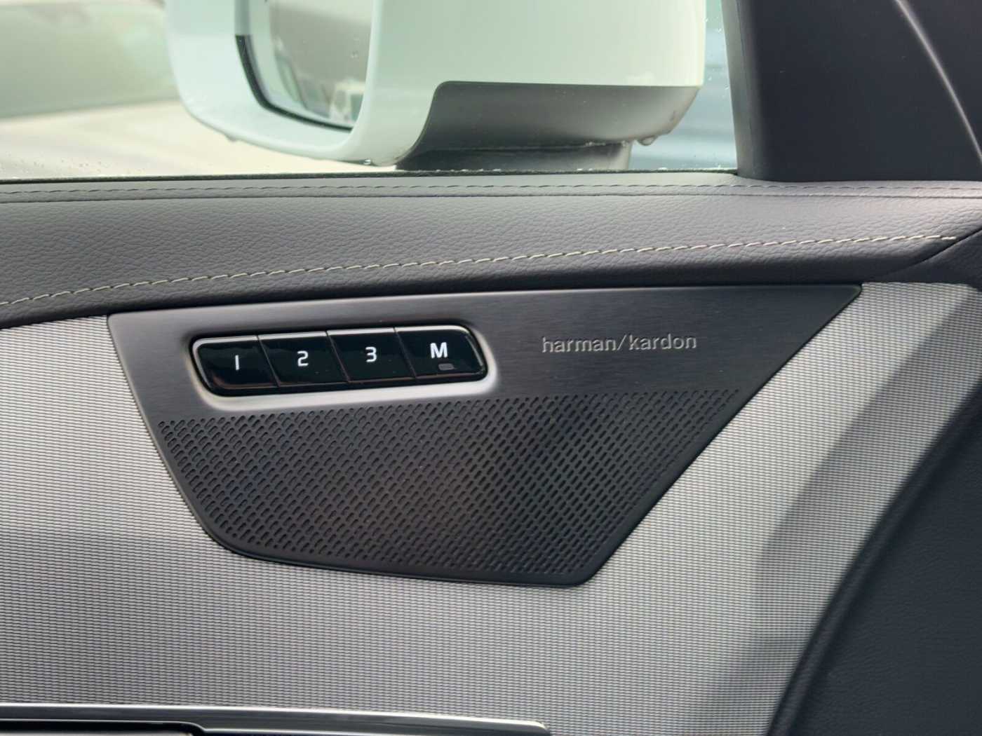 Volvo  Recharge T8 Plus Bright PANO|
