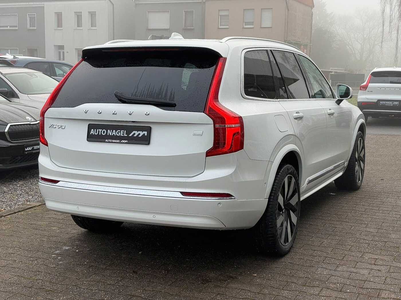Volvo  Recharge T8 Plus Bright PANO|