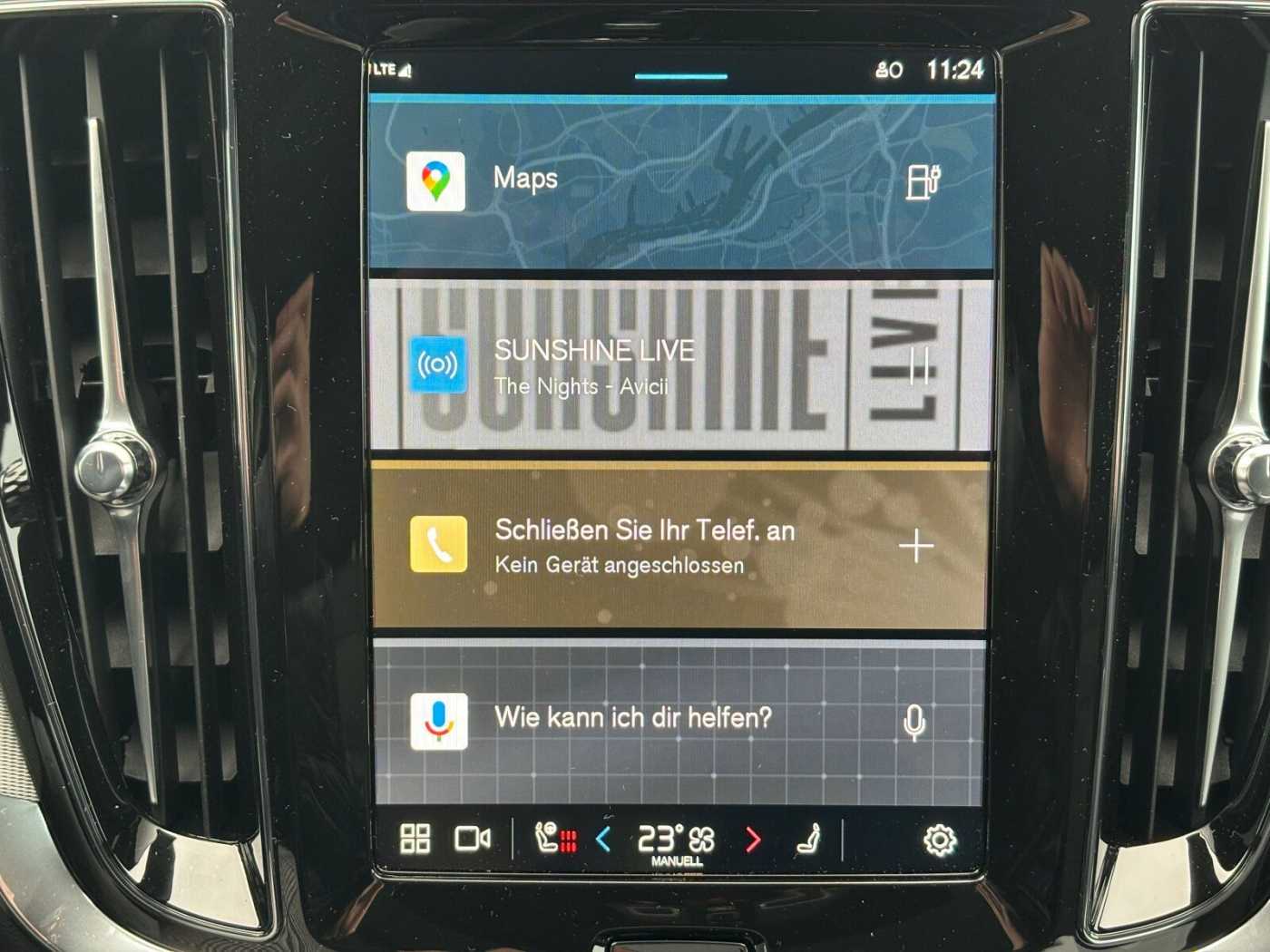 Volvo  Recharge T6 Plus Dark PANO|