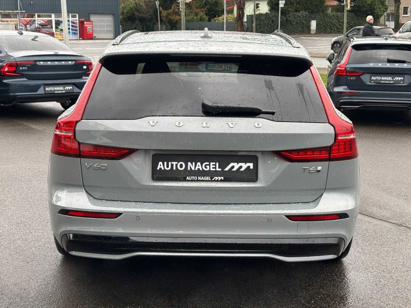 Volvo  Recharge T6 Plus Dark PANO|