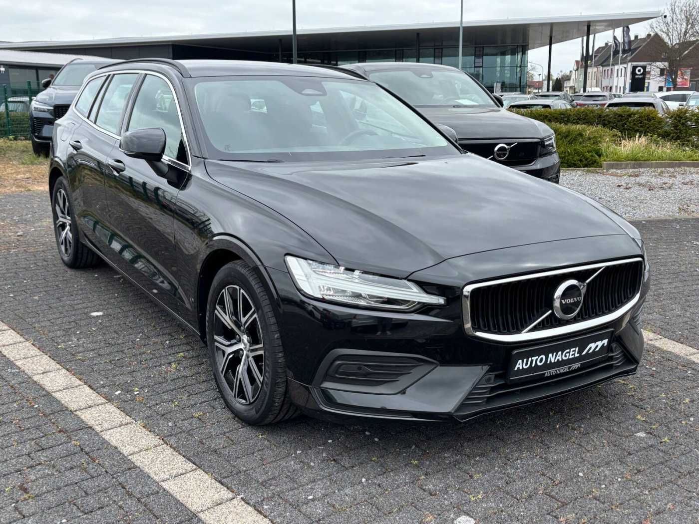 Volvo  B4 Autom. Core FAHRER ASSIST|AHK|LED|WINTER|