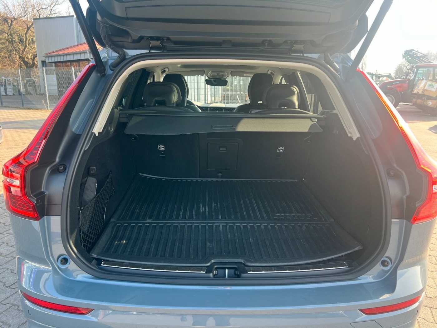 Volvo  Recharge T6 Plus Dark H&K SOUND|LENKRADHEIZ