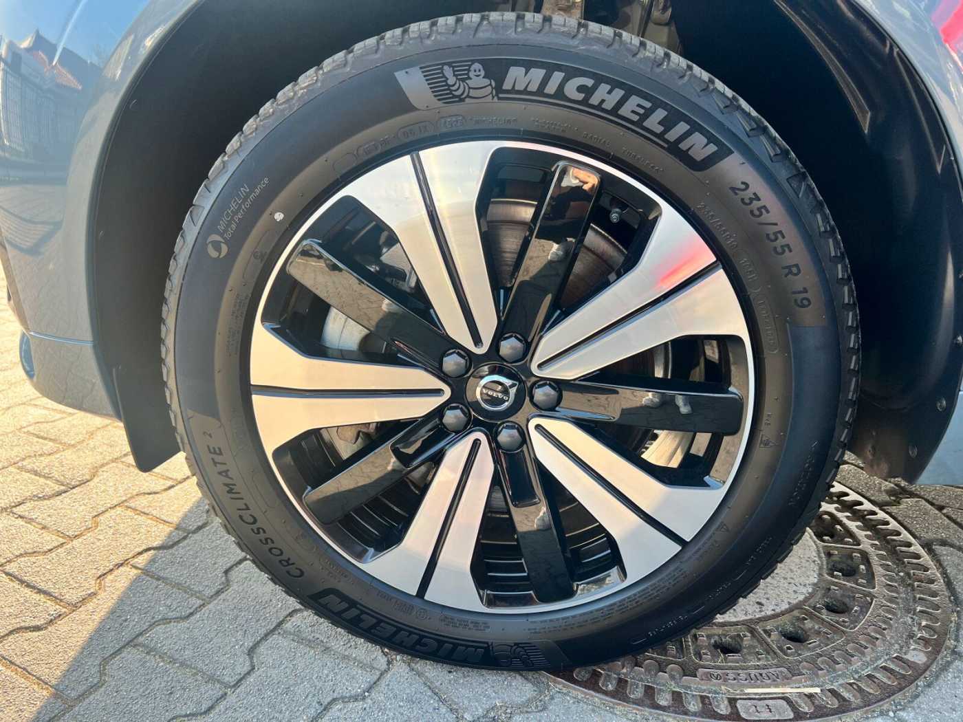 Volvo  Recharge T6 Plus Dark H&K SOUND|LENKRADHEIZ